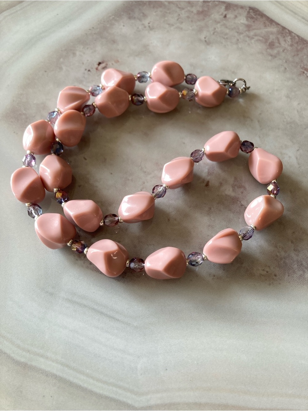 ✨Retro 80s Inspired Beaded Necklace with a classic twist - Picture 4 of 5
